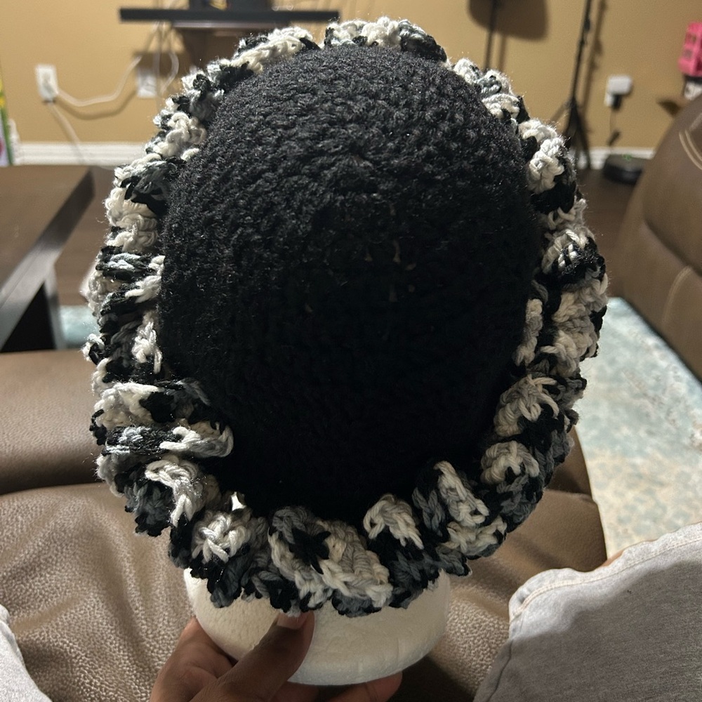 Elegant Black and White Crochet Hat - Picture 7 of 7